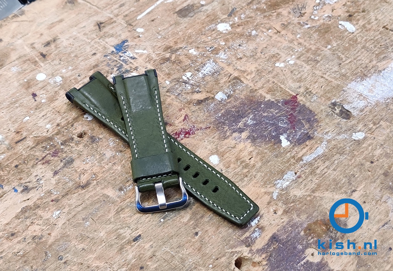 Casio G-Shock GST-W130 horlogeband groen leer - wit stiksel